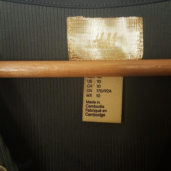 H&M GOLD LABEL 10 Plunging V-Neck Lace Up Crop Top Size 10 - Picture 5 of 6